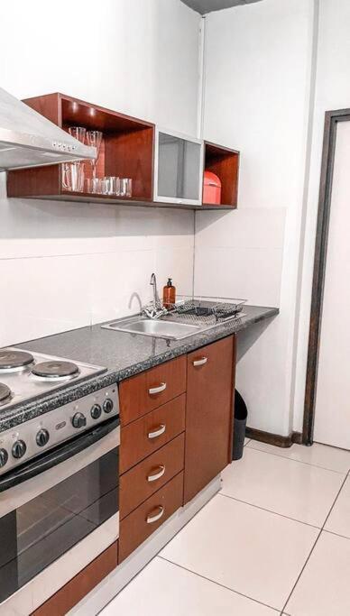 Living Near Nelson Mandela Bridge & Wits Uni Apartamento