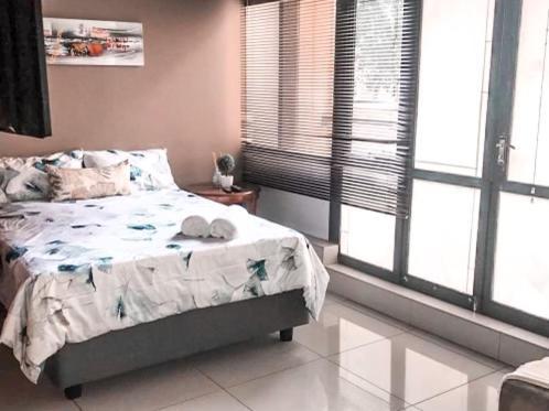 Apartamento Living Near Nelson Mandela Bridge & Wits Uni Joanesburgo