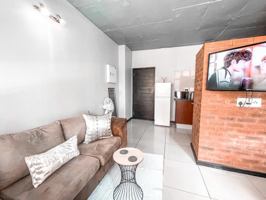 Living Near Nelson Mandela Bridge & Wits Uni * Joanesburgo