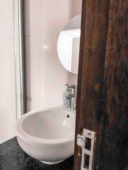 Appartement Living Near Nelson Mandela Bridge & Wits Uni *